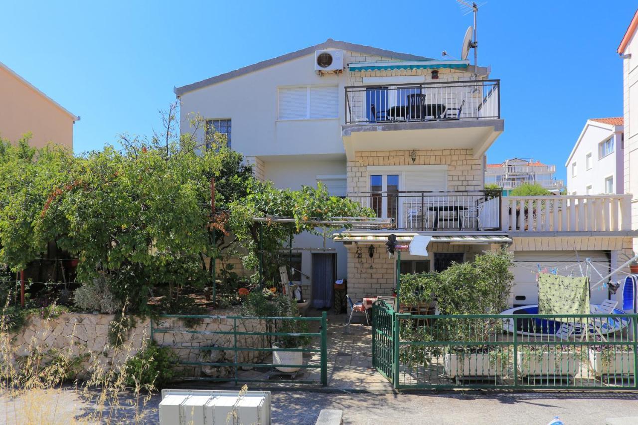 Apartments By The Sea Businci, Ciovo - 9450 Трогир Екстериор снимка