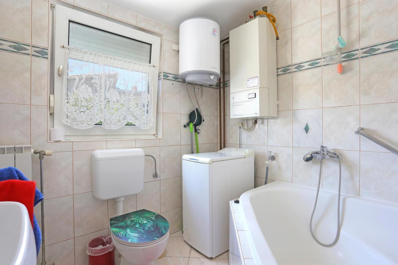 Apartments By The Sea Businci, Ciovo - 9450 Трогир Екстериор снимка
