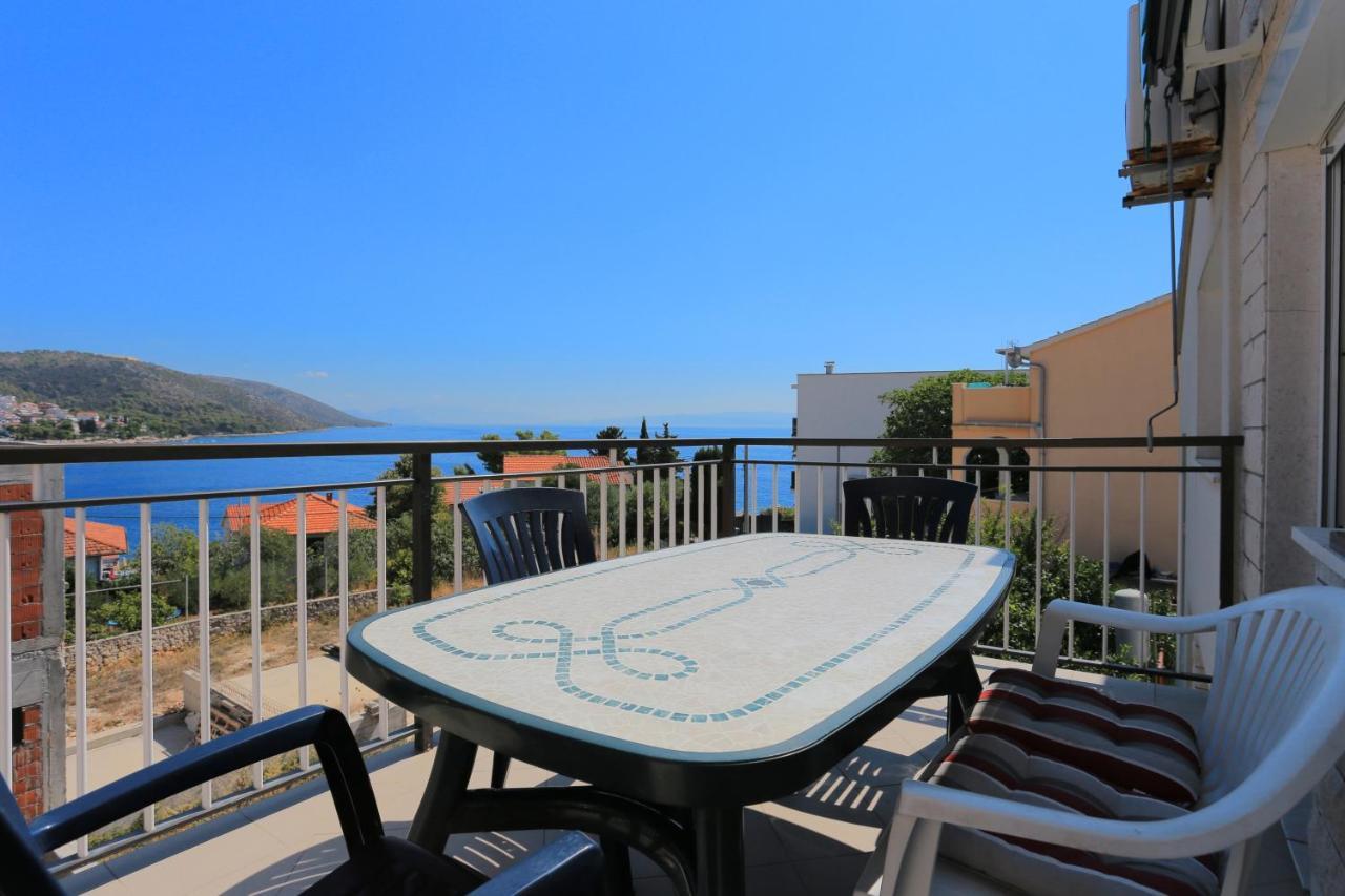 Apartments By The Sea Businci, Ciovo - 9450 Трогир Екстериор снимка